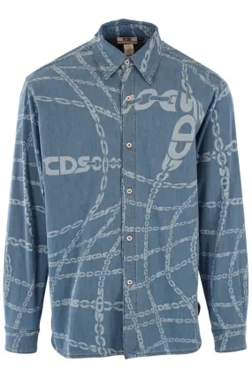 Camisa azul denim con logo estampado blanco