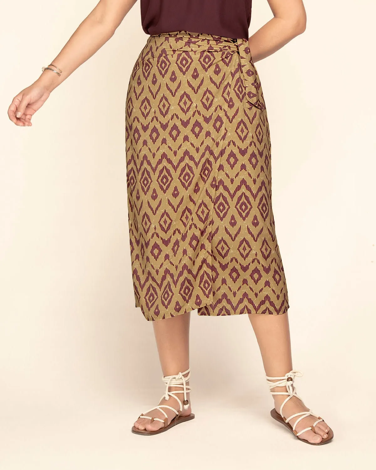Falda midi con diseo cruzado